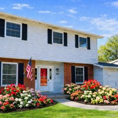 369 Hand Drive, Godfrey, IL 62035