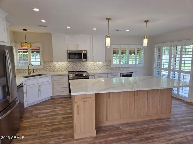 10318 E MICHIGAN Avenue, Sun Lakes, AZ 85248