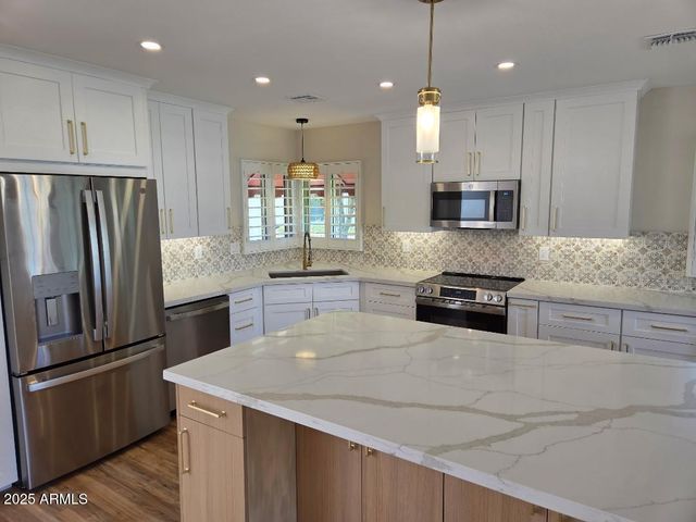 10318 E MICHIGAN Avenue, Sun Lakes, AZ 85248