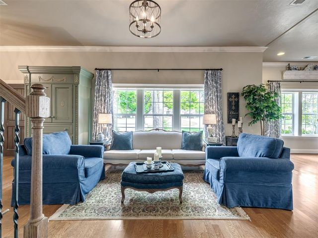 1228 Marlboro Lane, Nichols Hills, OK 73116