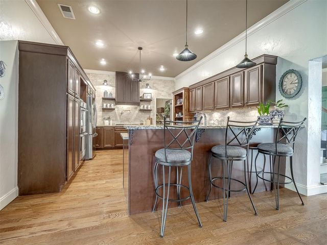 1228 Marlboro Lane, Nichols Hills, OK 73116