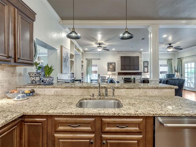 1228 Marlboro Lane, Nichols Hills, OK 73116