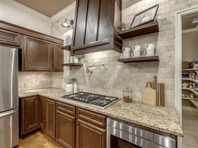 1228 Marlboro Lane, Nichols Hills, OK 73116