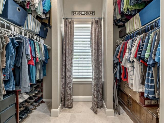 1228 Marlboro Lane, Nichols Hills, OK 73116