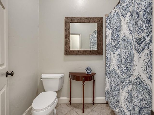 1228 Marlboro Lane, Nichols Hills, OK 73116