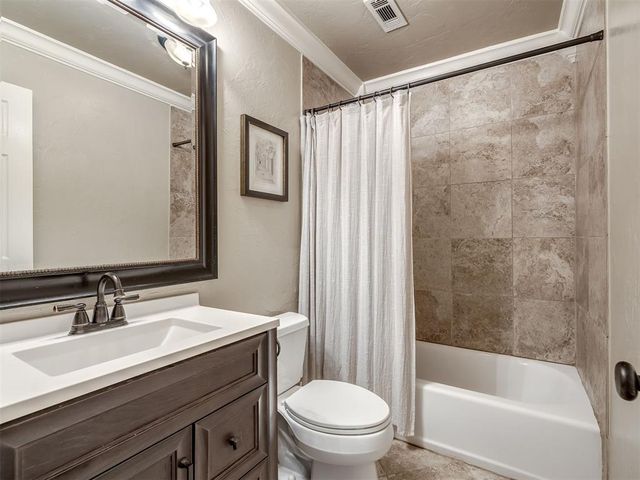 1228 Marlboro Lane, Nichols Hills, OK 73116