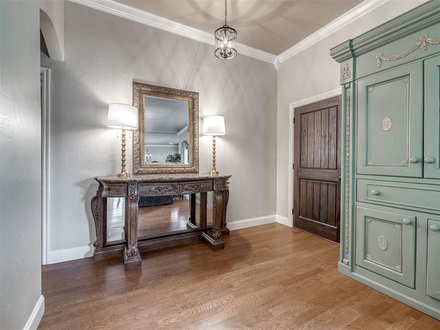 1228 Marlboro Lane, Nichols Hills, OK 73116