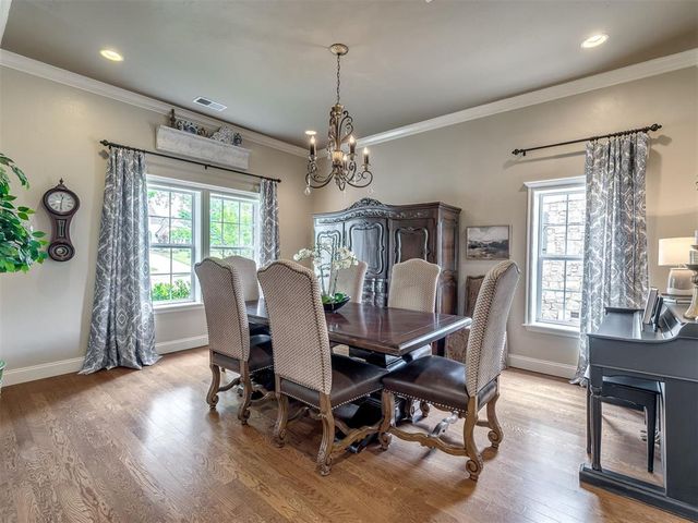 1228 Marlboro Lane, Nichols Hills, OK 73116