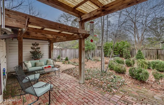 1504 Pinehurst Place, Jackson, MS 39202