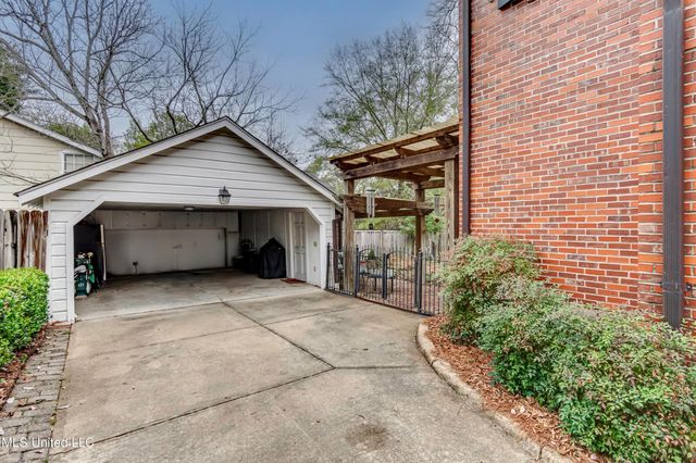 1504 Pinehurst Place, Jackson, MS 39202