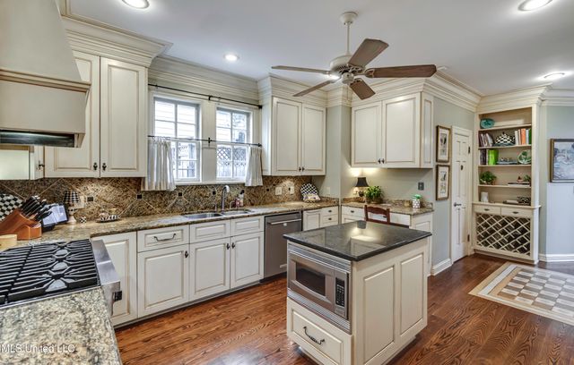 1504 Pinehurst Place, Jackson, MS 39202