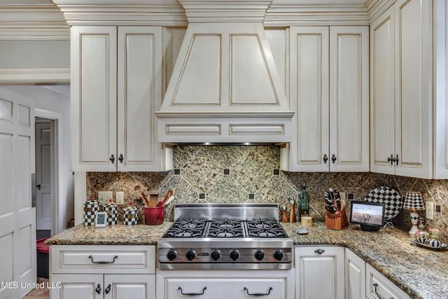 1504 Pinehurst Place, Jackson, MS 39202