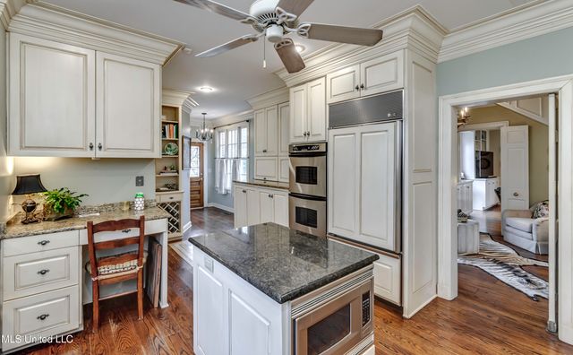 1504 Pinehurst Place, Jackson, MS 39202