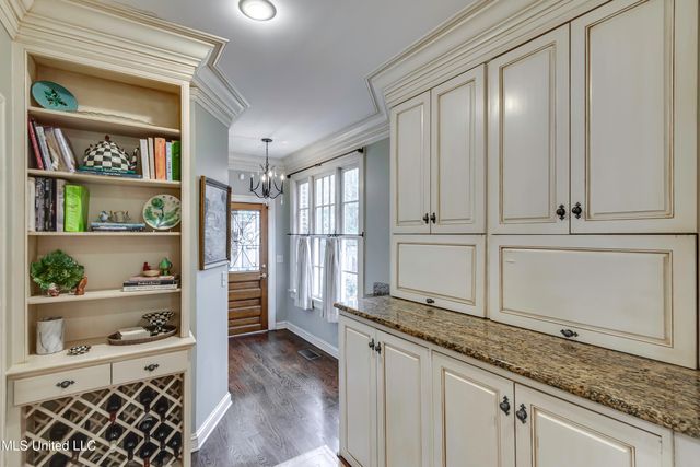 1504 Pinehurst Place, Jackson, MS 39202