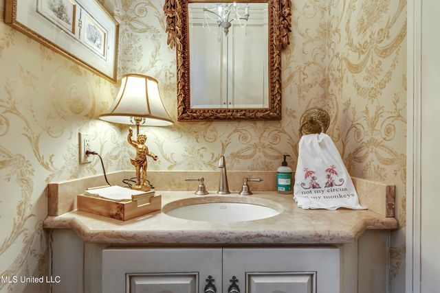 1504 Pinehurst Place, Jackson, MS 39202