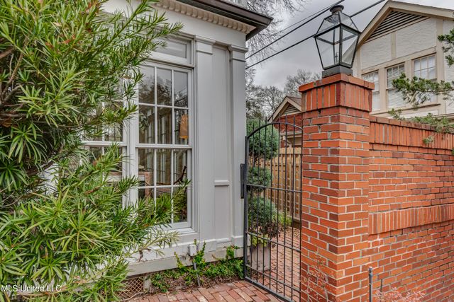 1504 Pinehurst Place, Jackson, MS 39202