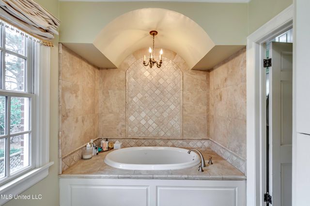 1504 Pinehurst Place, Jackson, MS 39202