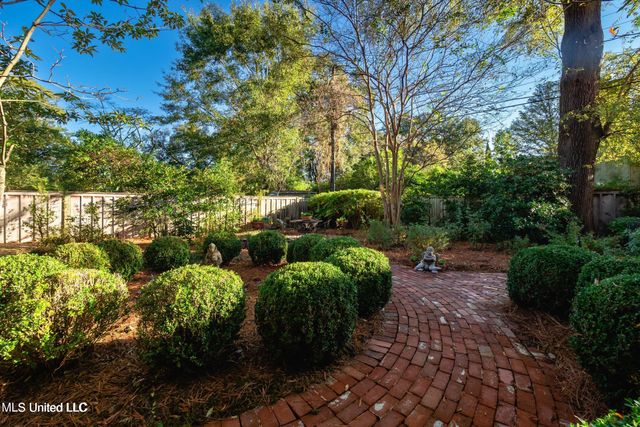 1504 Pinehurst Place, Jackson, MS 39202