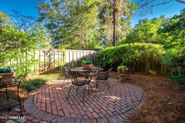 1504 Pinehurst Place, Jackson, MS 39202