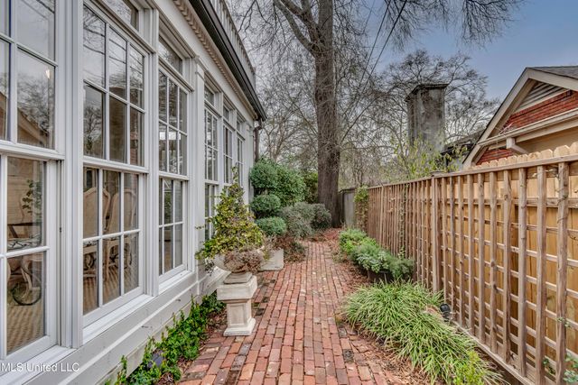 1504 Pinehurst Place, Jackson, MS 39202