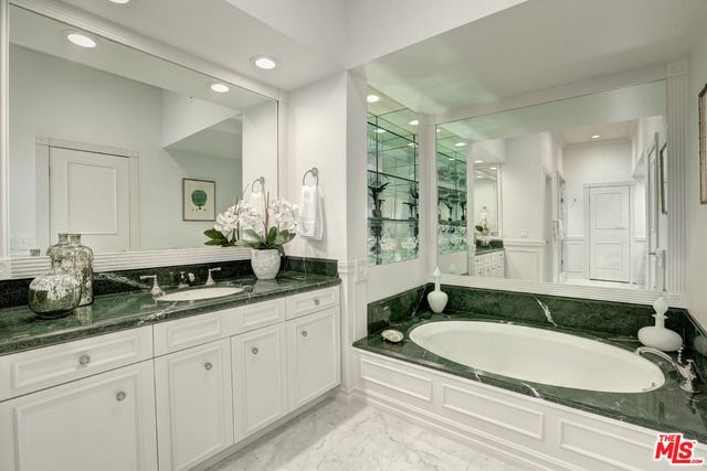 10112 EMPYREAN Way 204, Los Angeles, CA 90067