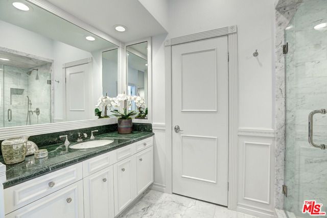10112 EMPYREAN Way 204, Los Angeles, CA 90067