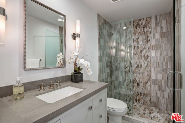 10112 EMPYREAN Way 204, Los Angeles, CA 90067