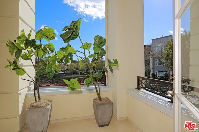 10112 EMPYREAN Way 204, Los Angeles, CA 90067