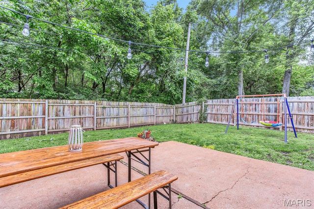 1523 Ridgewood Drive, Crestwood, MO 63126