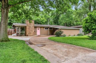 1523 Ridgewood Drive, Crestwood, MO 63126