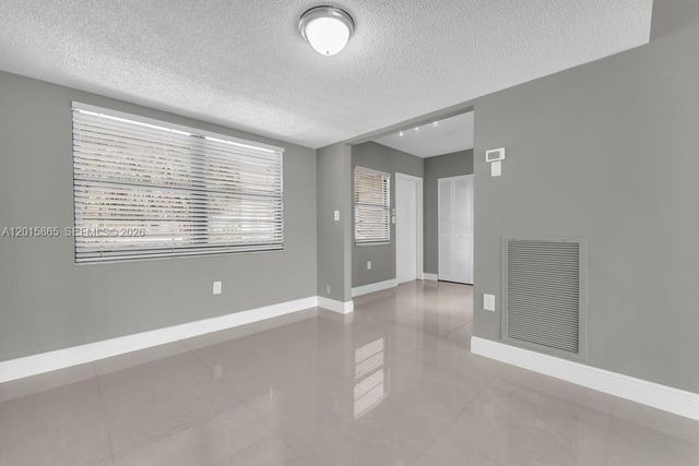 3100 NE 48th St 318, Fort Lauderdale, FL 33308
