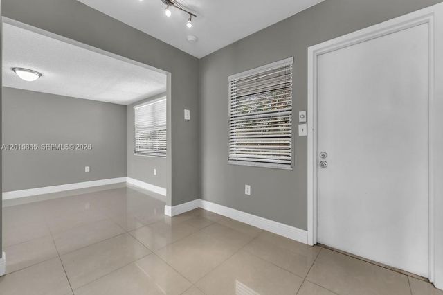 3100 NE 48th St 318, Fort Lauderdale, FL 33308