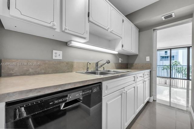 3100 NE 48th St 318, Fort Lauderdale, FL 33308