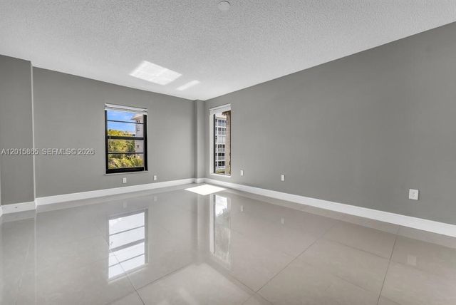 3100 NE 48th St 318, Fort Lauderdale, FL 33308
