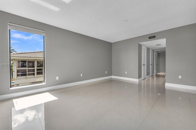 3100 NE 48th St 318, Fort Lauderdale, FL 33308