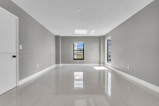 3100 NE 48th St 318, Fort Lauderdale, FL 33308