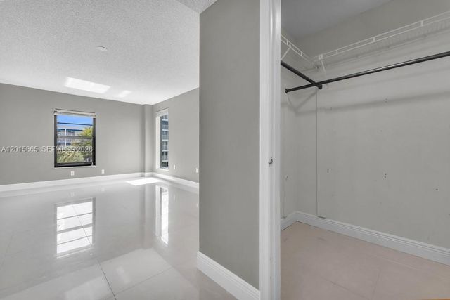 3100 NE 48th St 318, Fort Lauderdale, FL 33308