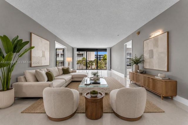 3100 NE 48th St 318, Fort Lauderdale, FL 33308
