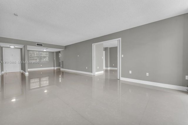 3100 NE 48th St 318, Fort Lauderdale, FL 33308