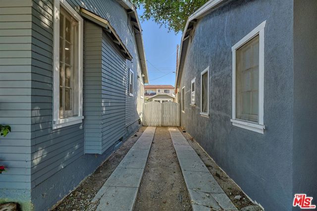 512 E Tujunga Avenue, Burbank, CA 91501