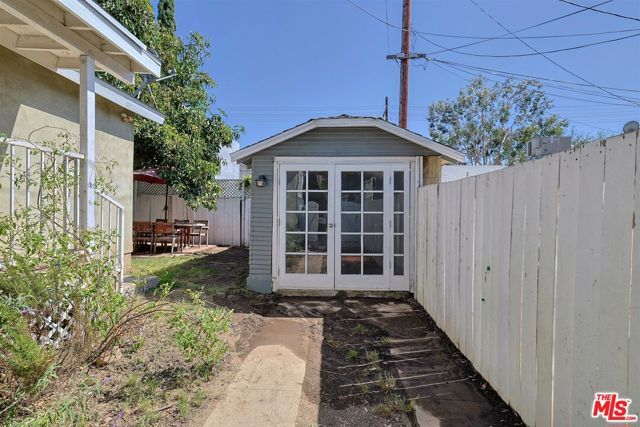 512 E Tujunga Avenue, Burbank, CA 91501