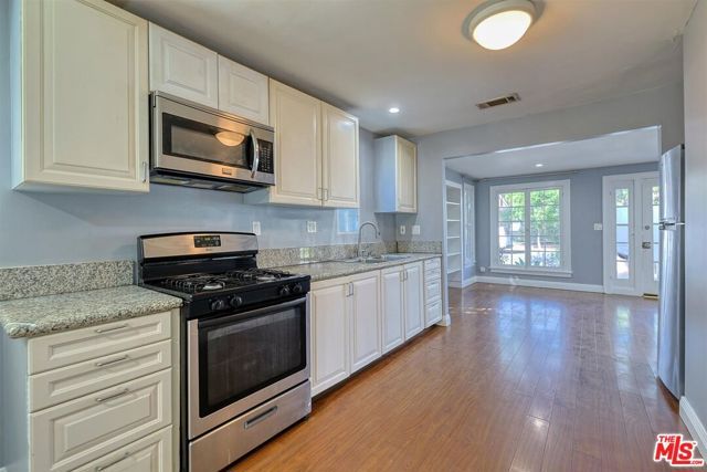 512 E Tujunga Avenue, Burbank, CA 91501