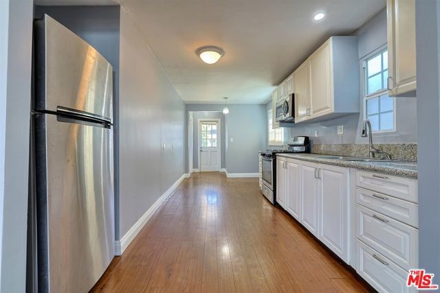 512 E Tujunga Avenue, Burbank, CA 91501