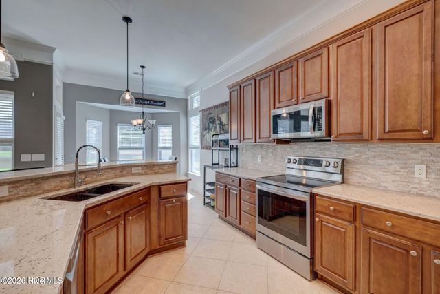 913 Meadowlands Trail NW, Calabash, NC 28467