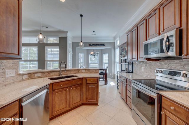 913 Meadowlands Trail NW, Calabash, NC 28467