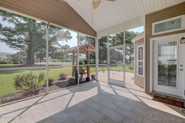 913 Meadowlands Trail NW, Calabash, NC 28467