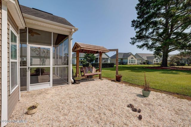 913 Meadowlands Trail NW, Calabash, NC 28467