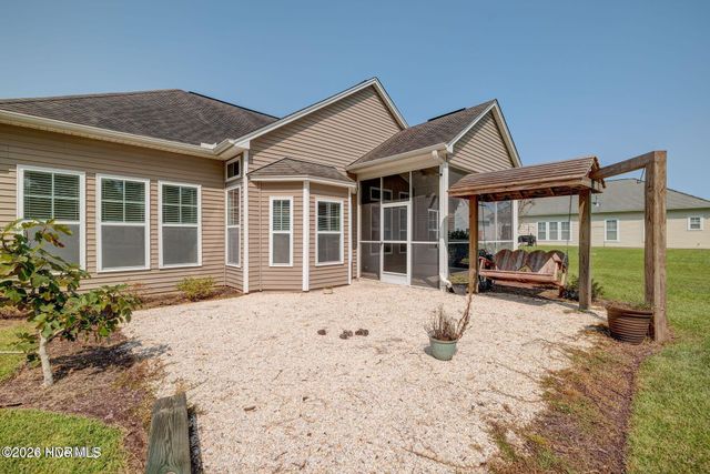 913 Meadowlands Trail NW, Calabash, NC 28467
