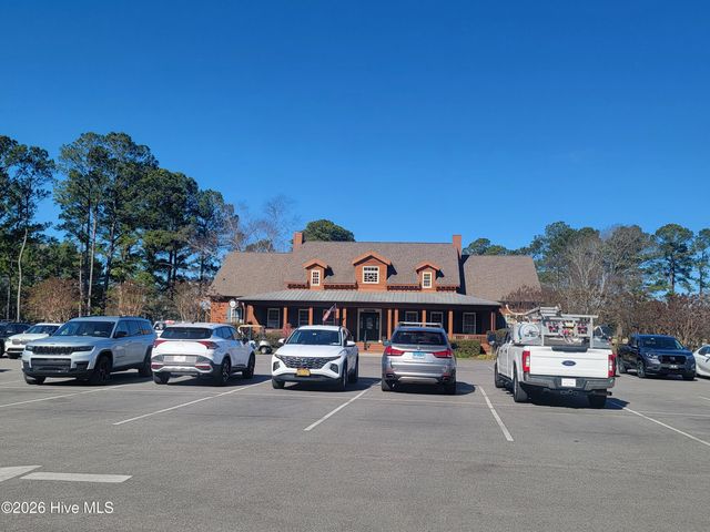 913 Meadowlands Trail NW, Calabash, NC 28467