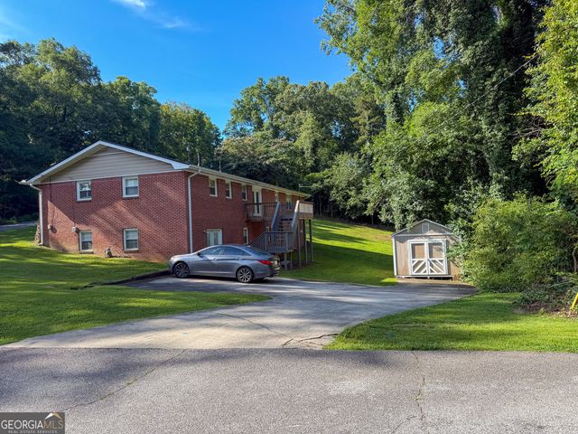 210 Greenwood Lane, Carrollton, GA 30117